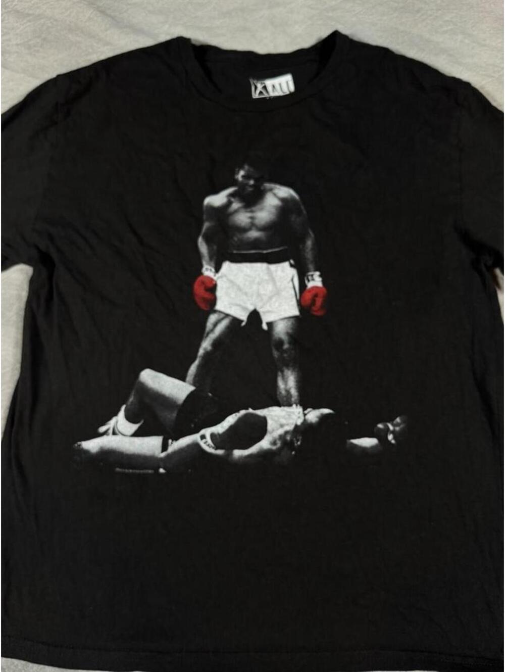 Muhammad Ali Sonny Liston Knockout Graphic T-Shirt L Black Red Gloves Boxing
